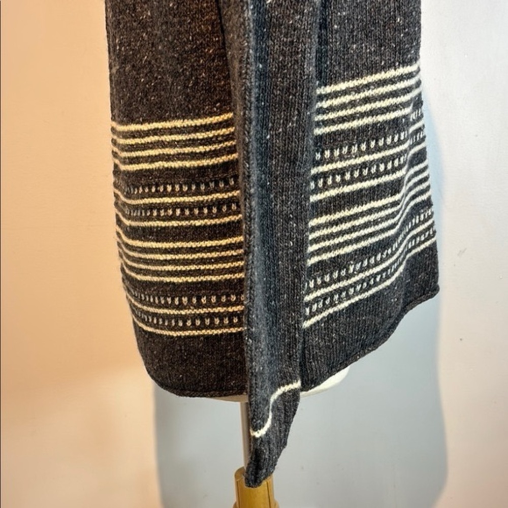 Celtic &Co.Gray and Cream funnel Neck Sweater with Textured Stripes size M NWT - Picture 6 of 9